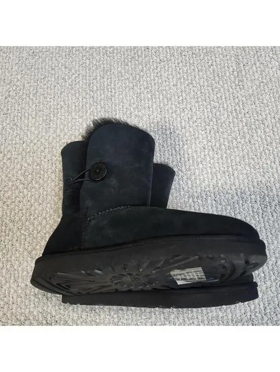 UGG Bailey Button II Classic Black Boots Size 10 - Picture 13 of 13